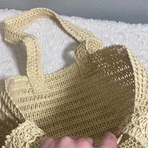 Burberry - Beige Crochet Tote Bag - Picture 4 of 4